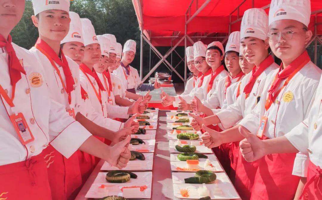 为什么一提起在山东学厨师，首先想到的是我们？